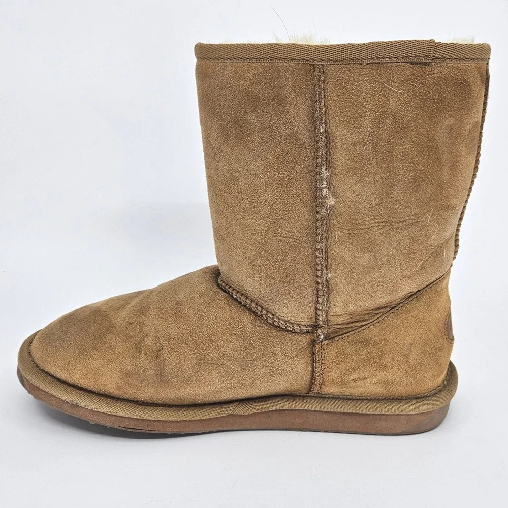 NWTs EMU Australia‎ Stinger Lo Sheepskin Boots Tan Suede Cozy Winter Warm Size 7